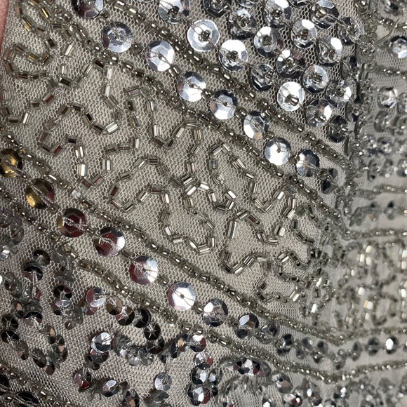 Aidan Mattox US sz 4 formal gown prom, banquet silver sequins flowy and elegant - Picture 14 of 16
